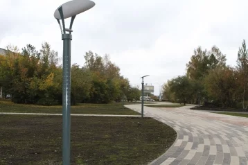 Фото: На бульваре Строителей в Кемерове установили современные светильники 1