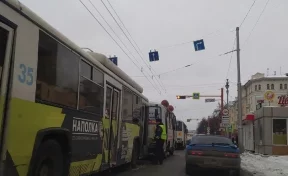 В Кемерове столкнулись троллейбус и две маршрутки