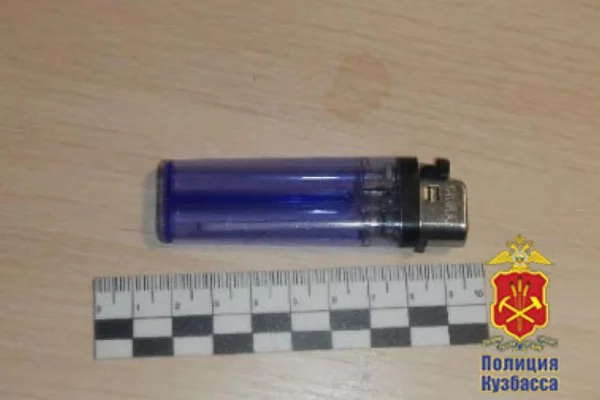 Кемеровчанин ограбил прохожего, угрожая ему зажигалкой 