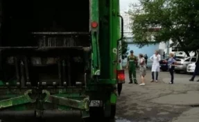 В Новокузнецке мусоровоз насмерть сбил пенсионерку 
