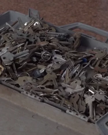 Вор-«коллекционер» открывал замки кузбассовцев 1000 ключей и отмычек