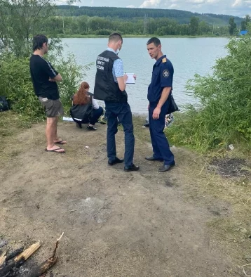 Фото: В озере Кемерова утонула семья с ребёнком: появилось фото с места происшествия 1