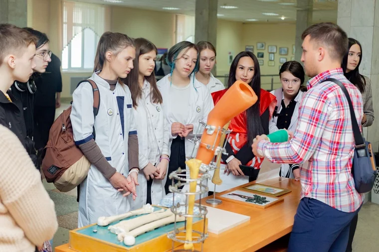 Фото: В Кемеровском медицинском университете стартовал новый сезон уникального и успешного проекта «Медицинские классы в КемГМУ» 8