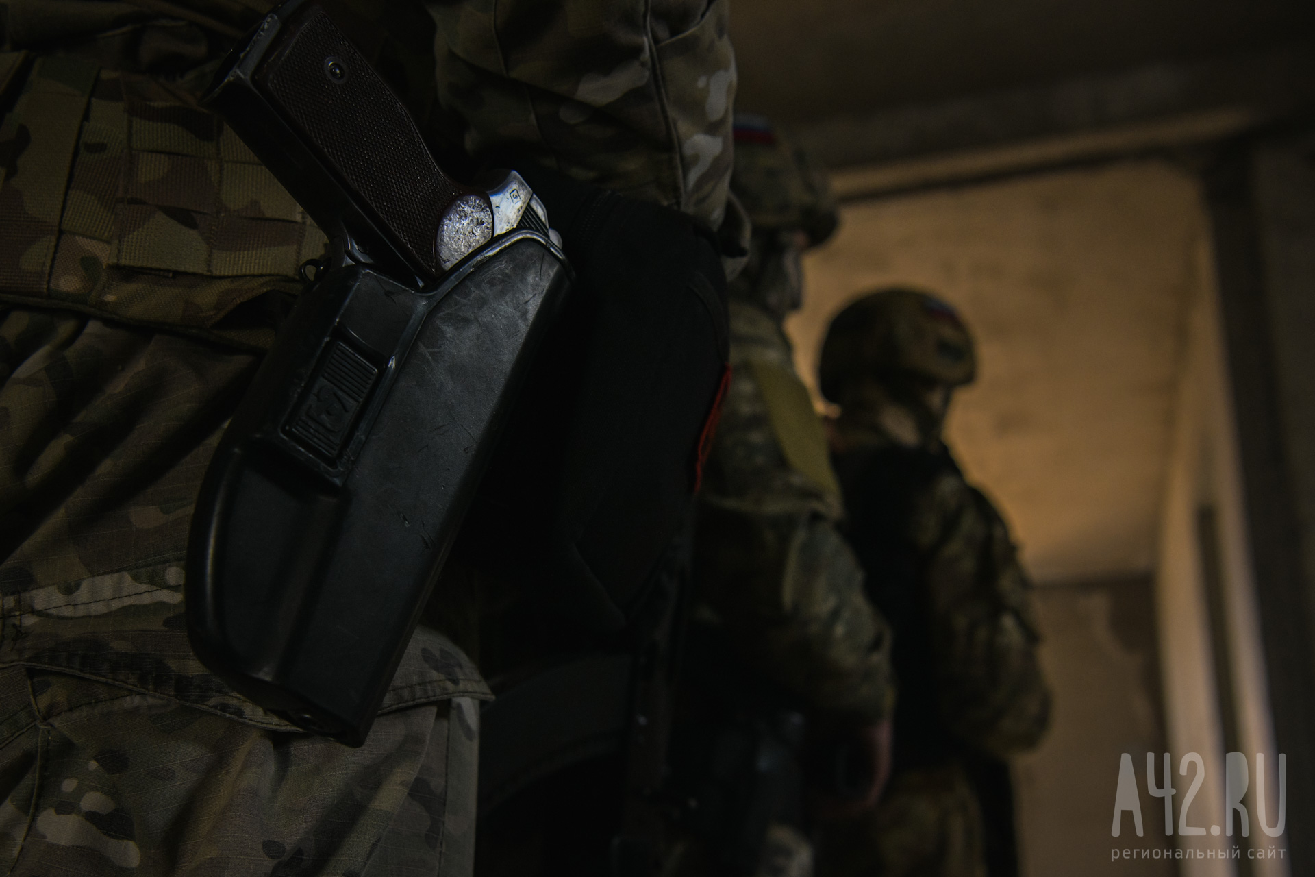 В пригороде Нальчика заблокированные спецназом ФСБ бандиты открыли огонь по силовикам