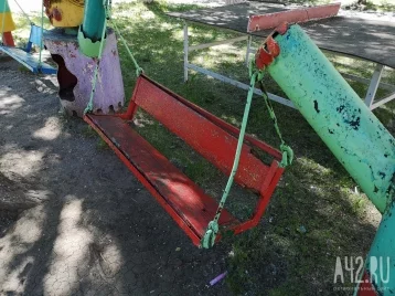 Фото: На детских площадках в Кемеровском районе нашли много нарушений 1