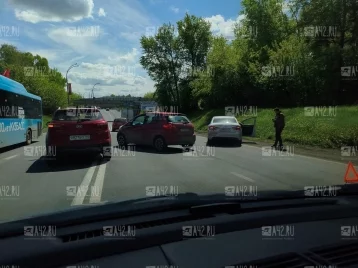 Фото: В Кемерове ДТП на улице Тухачевского заблокировало две полосы 1