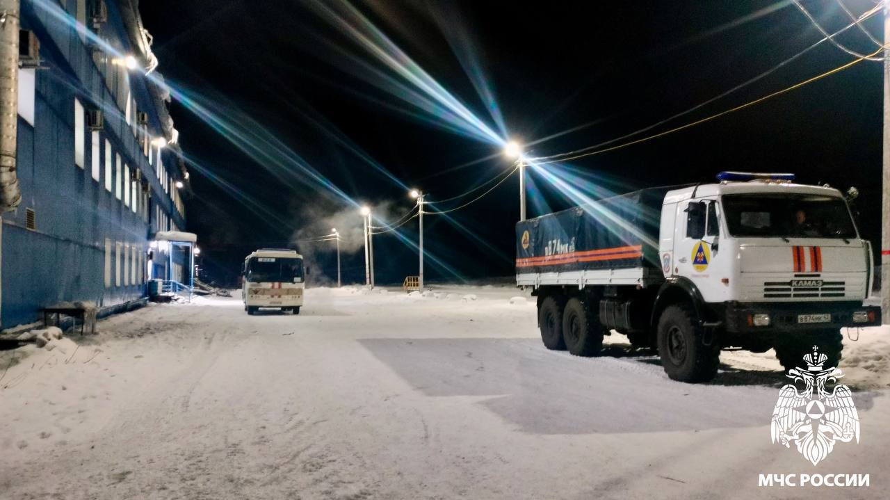 В Кузбассе на шахте «Алардинская» продолжают работать сотрудники МЧС России