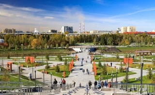 В Кемерове открыли новый парк с пешеходным мостом и памятником Невскому