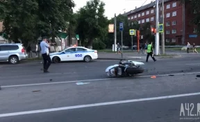 Серьёзное ДТП на проспекте Ленина в Кемерове: мотоциклист врезался в LADA Kalina, есть погибший