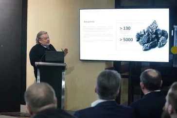 Фото: Губернатор Кузбасса обсудил с председателем ВЭБ.РФ будущее угольной отрасли 1