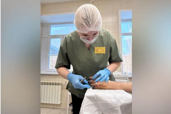 Первые госпитализации: кузбассовцам рассказали, что делать при обморожении