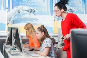 Фото: Новогодние каникулы с пользой для ребёнка: в компьютерном лагере школьники создадут свой Minecraft 3