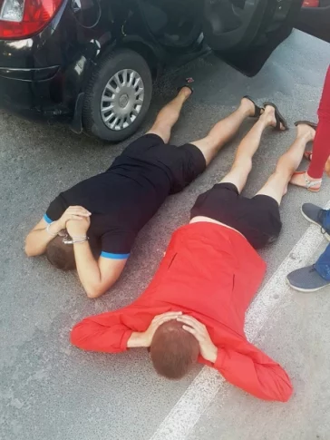 Фото: Двух молодых кемеровчан задержали с крупной партией «спайса» 2