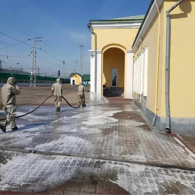 Фото: В Кузбассе провели дезинфекцию ещё одного вокзала из-за ситуации с коронавирусом 2