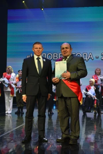 Фото: Кузбасский миллионер дядя Лёня получил титул «Человек года» 1