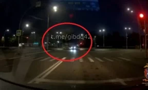 В Кемерове четыре человека пострадали в ДТП на пустом перекрёстке Ленина — Волгоградская