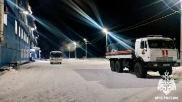 Фото: В Кузбассе на шахте «Алардинская» продолжают работать сотрудники МЧС России 1