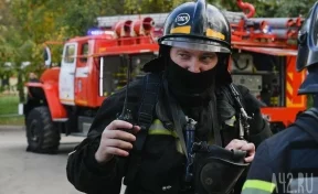 Соцсети: на улице кузбасского города огонь охватил грузовик