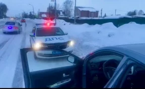 Водитель в наркотическом опьянении был пойман за рулём авто без номеров под Новокузнецком