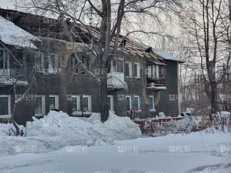 Фото: Крыша жилого дома частично обрушилась в Кемерове 5