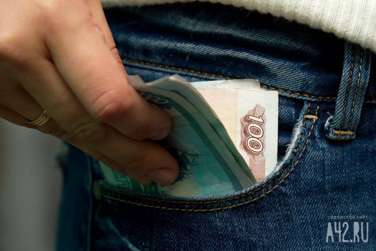 В Кемерове предприниматель не платил зарплату уборщикам: сумма задолженности достигла почти 400 тысяч рублей