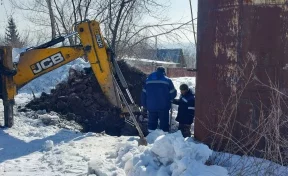 Жители посёлка в Новокузнецком округе остались без воды из-за промёрзшей трубы