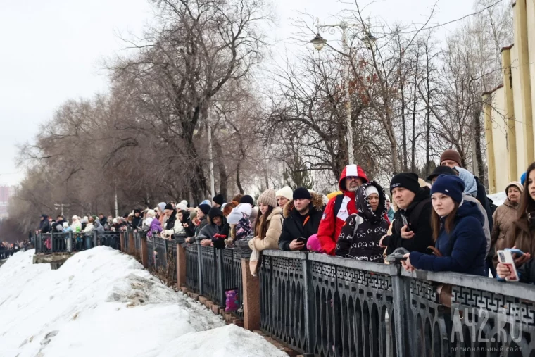 Фото: Весна по графику: в Кемерове на Томи взорвали лёд 11