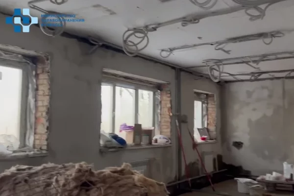 Андрей Тарасов проверил ход ремонта четырёх зданий больниц в кузбасском городе