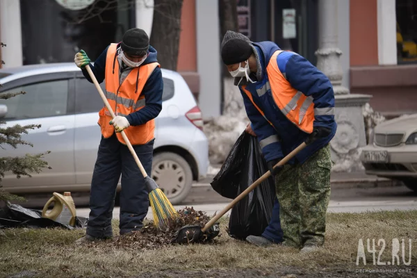 Эксперты заявили о дефиците дворников в Кузбассе 