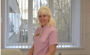 Медсестра из Новокузнецка спасла жизнь пассажирке во время перелёта в Китай