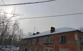 ГЖИ заставила управляющую компанию восстановить разрушенную крышу дома в Прокопьевске