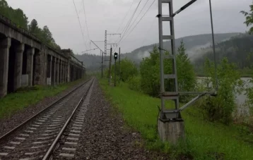 Фото: Ехавшего из Междуреченска в Хакасию на грузовом поезде мужчину нашли мёртвым возле ж\д путей 1