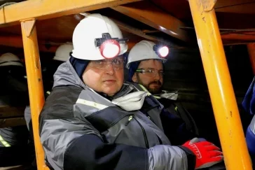 Фото: Помощник президента и министр экономического развития РФ спустились в шахту в Кузбассе 2