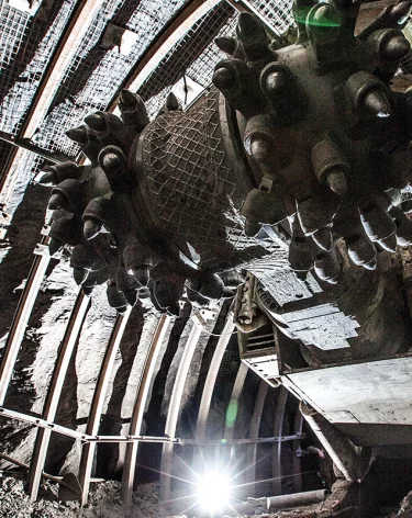 Бригада Александра Беркуты первой в «СУЭК-Кузбасс» прошла 4 километра выработок