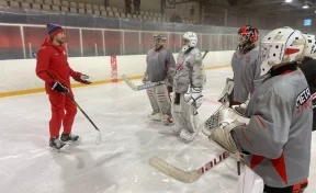 Игрок клуба НХЛ провёл мастер-класс для юных хоккеистов из Новокузнецка