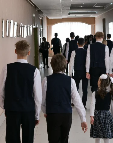 В Новосибирске подростки избили третьеклассника, извинились и убежали