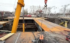 В кемеровском Пионере начался монтаж средней части путепровода