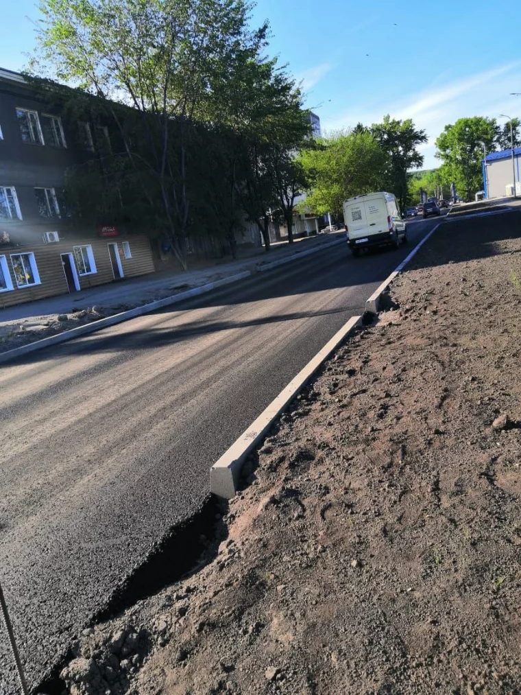 Фото: На оживлённом перекрёстке Новокузнецка на 90% восстановили благоустройство 3