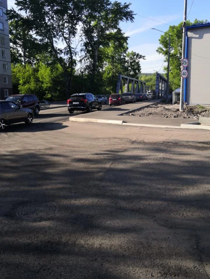 Фото: На оживлённом перекрёстке Новокузнецка на 90% восстановили благоустройство 4