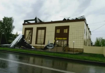 Фото: На Урале ураган повредил более 100 крыш домов 1