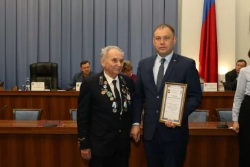 Фото: Илья Середюк наградил кемеровчан за большой вклад в развитие города 3
