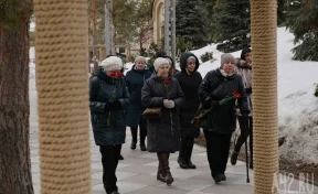 Два года после трагедии: богослужение о погибших в «Зимней вишне» в кемеровском Парке Ангелов