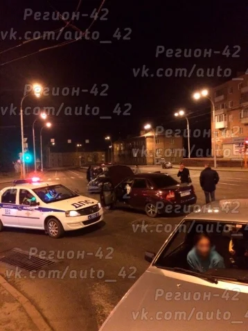 Фото: Ночью в Кемерове случилось серьёзное ДТП 1