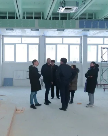 Глава Кемерова проверил ход капитального ремонта лицея №89