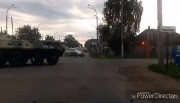 Фото: Появилось видео столкновения БТР и Kia на кемеровском перекрёстке 1