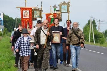 Фото: В Кузбассе стартовал Феодоровский крестный ход, паломники пройдут пешком 160 км 1