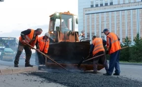 В Кемерове на участке Притомского проспекта укладывают новый асфальт
