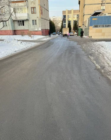 Прокуратура заставила власти Кемерова отремонтировать подъезд к школе №77