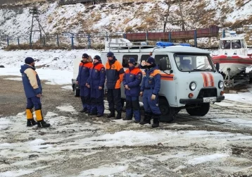 Фото: В Магаданской области ищут попавшую под лавину сноубордистку 1