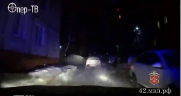 Фото: В Кемерове пьяный работник автомойки угнал машину клиента и устроил гонки с полицией 1